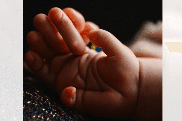 Mumbai horror: Woman abandons 15-day-old baby on local train; search for mother under way